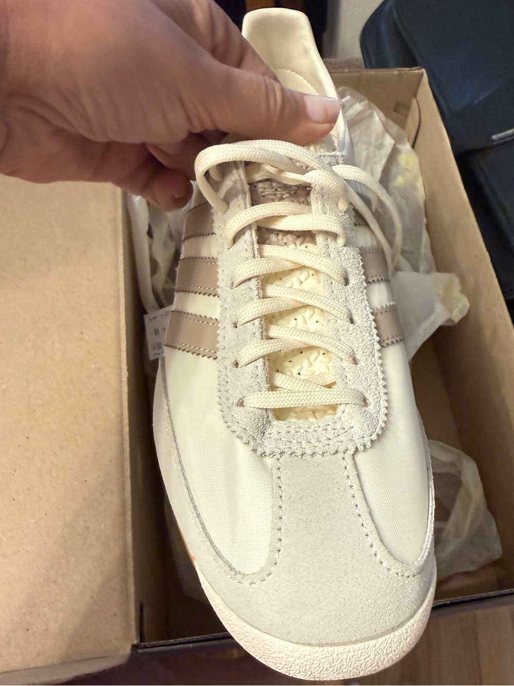Adidas Women’s Sneakers Off White w/ Tan Stripes SL 72 OG W SIZE 9 Originals - Picture 2 of 10